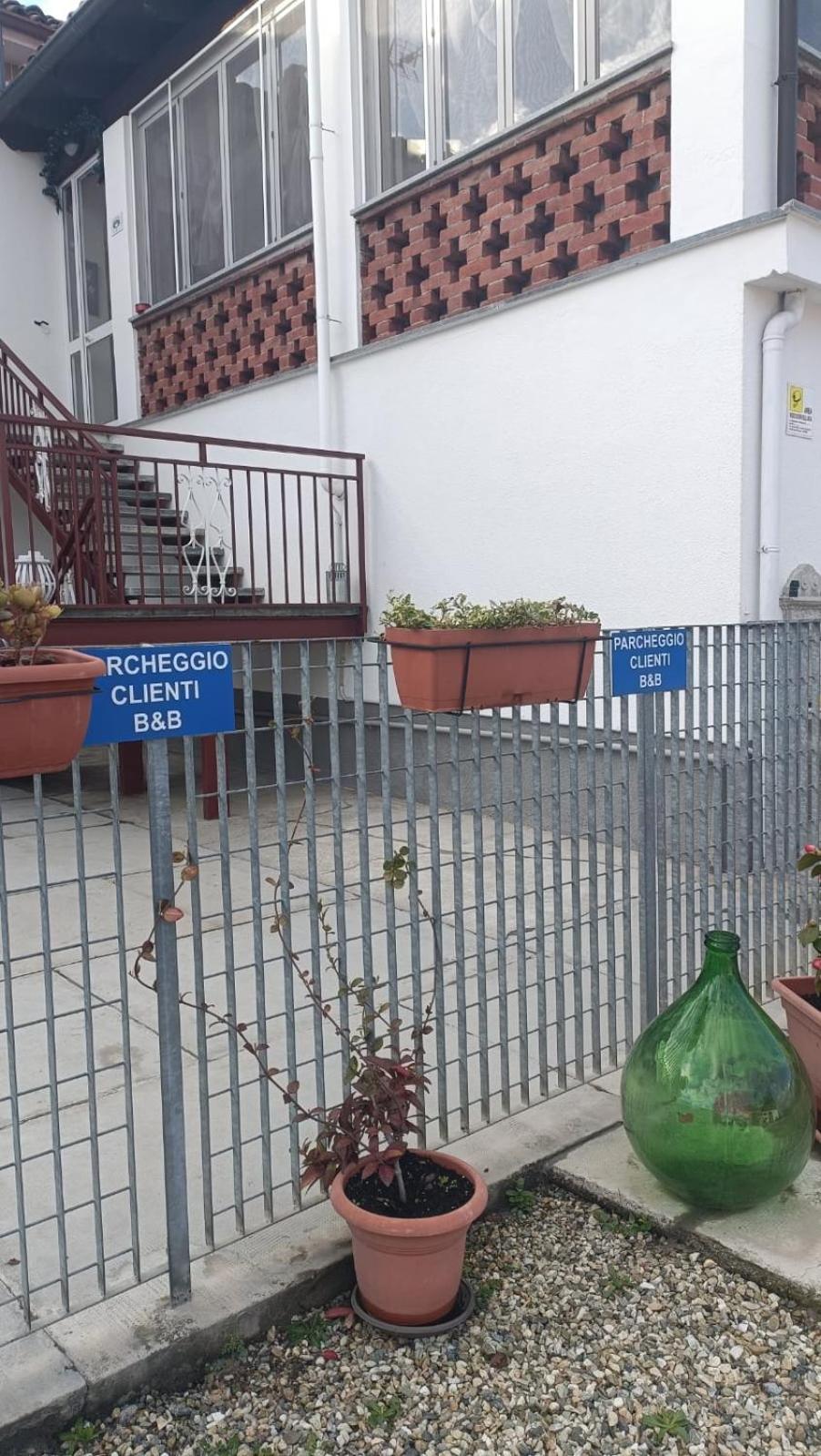 Bed and Breakfast Il Cortile Di Greta Лу Экстерьер фото